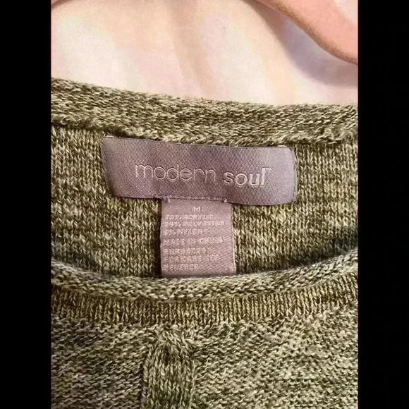 Modern Soul Sweater size Medium - Picture 3 of 3